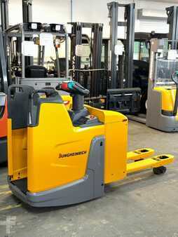 Wózki niskiego podnoszenia 2018  Jungheinrich ERE 225 Service Neu - Batterie 83% - Nur 1.945 Std. - 2,5t (3)