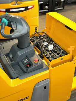 Wózki niskiego podnoszenia 2018  Jungheinrich ERE 225 Service Neu - Batterie 83% - Nur 1.945 Std. - 2,5t (4)