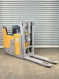 Apilador eléctrico 2017  Jungheinrich ERD FP220 ERD 220 - Service Neu - Batterie 84% - 2.010 mm Hub - 2t (4)