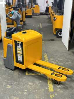 Wózki niskiego podnoszenia 2016  Jungheinrich ERE 120 Service Neu - Batterie 82% - Nur 4.046 Std. (2)