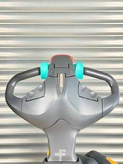 Lavtløftende truck 2016  Jungheinrich ERE 120 ERE 120 - Service Neu - Batterie 82% - Nur 4.046 Std. (8)