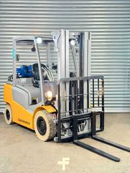 Gázüzemű targoncák 2018  Jungheinrich TFG 425 Service Neu - Triplex - 4.7m Hub - 2,5t - Kubota (2)