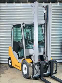 Diesel heftrucks 2019  Jungheinrich 26692 (2)