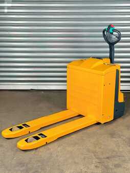 Niederhubwagen 2017  Jungheinrich EJE 220 Service Neu - Batterie 80% - Nur 4.513 Std. - 2t (1)