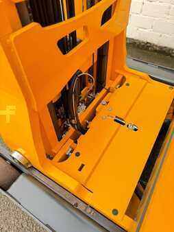 Reach Truck 2015  Jungheinrich ETV 216 (6)