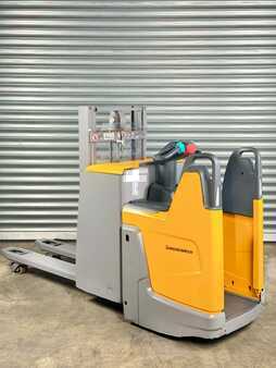 Wózek wysokiego podnoszenia 2017  Jungheinrich ERD 220 Service Neu - Batterie 82% - 2,01m Hub -2t (2)