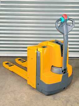 Niederhubwagen 2013  Jungheinrich EJE 220 Service Neu - Batterie 82% - 2t (4)