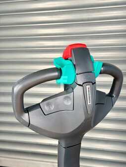 Niederhubwagen 2013  Jungheinrich EJE 220 Service Neu - Batterie 82% - 2t (6)