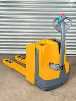 Niederhubwagen 2017  Jungheinrich EJE 220 Service Neu - Batterie 80% - 2t - Nur 2.789 Std. (3)
