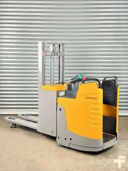 Wózek wysokiego podnoszenia 2016  Jungheinrich ERD 220 Service Neu - Batterie 82% - Nur 3.254 Std. - 2,5m Hub (4)