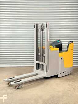 Wózek wysokiego podnoszenia 2017  Jungheinrich ERD 220 Service Neu - Batterie 80% - Nur 4.462 Std. - 2,56m Hub (1)