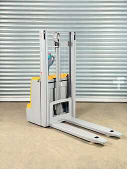 Hochhubwagen 2016  Jungheinrich EJC 110 Service Neu - Batterie 81% - 2,5m Hub - 1t (7)