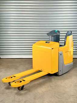 Wózki niskiego podnoszenia 2018  Jungheinrich ERE 225 Service Neu - Batterie 80% - Nur  1.961 Std. - 2,5t (1)