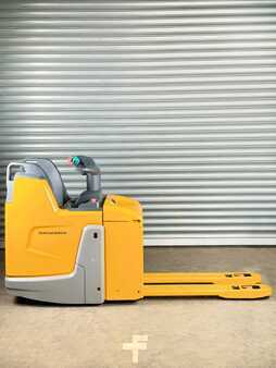 Wózki niskiego podnoszenia 2018  Jungheinrich ERE 225 Service Neu - Batterie 80% - Nur  1.961 Std. - 2,5t (6)