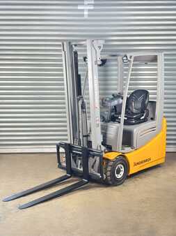 Elektro 4 Rad 2017  Jungheinrich 28076 (1)