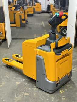 Wózki niskiego podnoszenia 2017  Jungheinrich ERE 120 Service Neu - Batterie 85% - Nur 4.125 Std. - 2t (4)