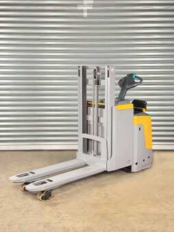 Wózek wysokiego podnoszenia 2017  Jungheinrich ERD 220 Service Neu - Batterie 81% - 2,01m Hub - 2t (1)
