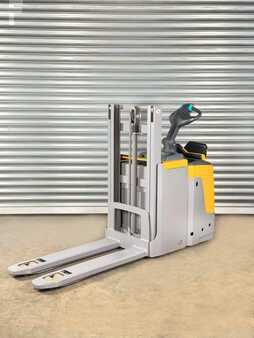 Wózek wysokiego podnoszenia 2017  Jungheinrich ERD 220 Service Neu - Batterie 81% - 2,01m Hub - 2t (2)