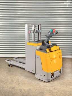 Wózek wysokiego podnoszenia 2017  Jungheinrich ERD 220 Service Neu - Batterie 81% - 2,01m Hub - 2t (5)
