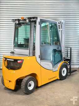 Carretilla elevadora diésel 2014  Jungheinrich DFG 425s Service Neu - 4,4m Hub - 2,5t - nur 2.280 Std. - Vollkabine (3)