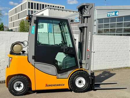 Gázüzemű targoncák 2017  Jungheinrich TFG 425s Service Neu - 4m Hub - 2,5t - nur 4.896 Std. - Vollkabine (2)