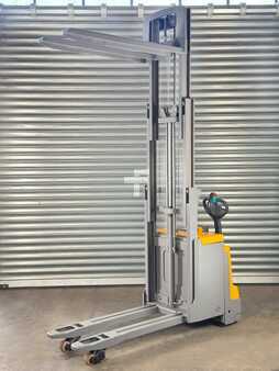 Hochhubwagen 2017  Jungheinrich EJD 220 EJD 220 - Service Neu - Triplex - Batterie 80% (3)