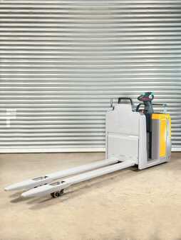 Vertikal-Kommissionierer 2019  Jungheinrich ECE 225 ECE 225 - Service Neu - nur 2.214 - Batterie 85% (1)
