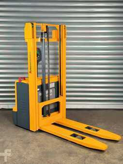 Apilador eléctrico 2012  Jungheinrich EJC 110 EJC 110 - Service Neu + Garantie - nur 890Std. (2)