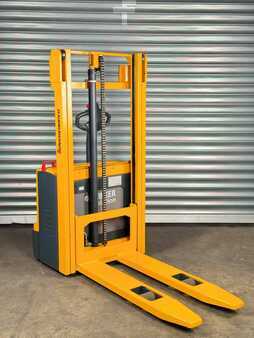 Apilador eléctrico 2012  Jungheinrich EJC 110 EJC 110 - Service Neu + Garantie - nur 890Std. (3)