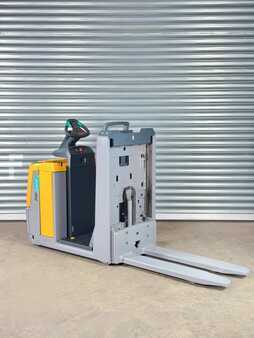 Vertikal-Kommissionierer 2019  Jungheinrich ECE 310HP ECE 310HP - Service Neu - 3.545Std. - Batterie 84% (4)