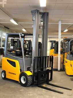 Elektro 4 Rad 2019  Jungheinrich EFG S30 EFG S30 - Service Neu - 7,5m Hub - Batterie 85% (2)
