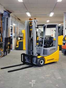 Carrelli elettrici 3 ruote 2018  Jungheinrich EFG 220 EFG 220 - Service Neu - Batterie 87% - Freihub (1)