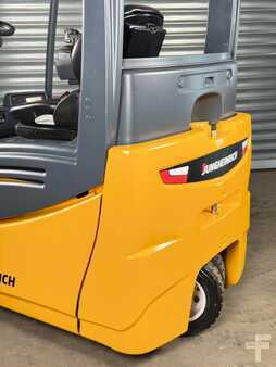 Carrelli elettrici 3 ruote 2018  Jungheinrich EFG 220 EFG 220 - Service Neu - Batterie 81% - Freihub (6)