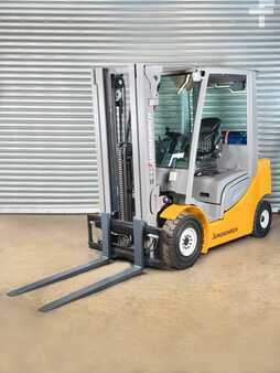 Gázüzemű targoncák 2015  Jungheinrich TFG 425s TFG 425s - Service Neu - VW Motor - STVO (1)