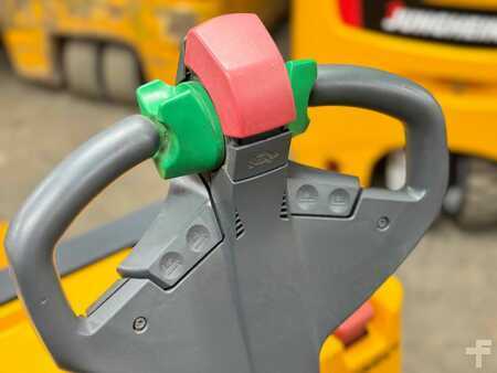 Nízkozdvižný vozík 2015  Jungheinrich EJE C20 EJE C20 - Service Neu - nur 2638 Std.-Batterie 85% (8)