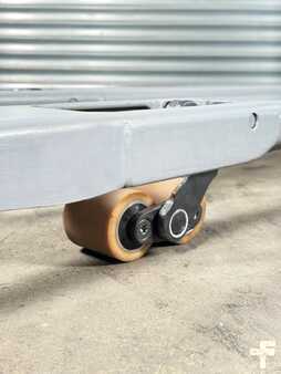 Függőleges komissiózó 2020  Jungheinrich ECE 225 ECE 225 - Service Neu + Garantie - Batteire 81% (5)