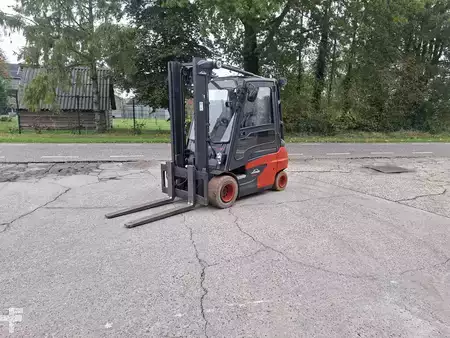 4-wiel elektrische heftrucks 2020  Linde E30 (1)