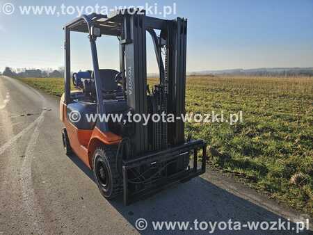 Gas truck 2006  Toyota 7FGF25 (3)