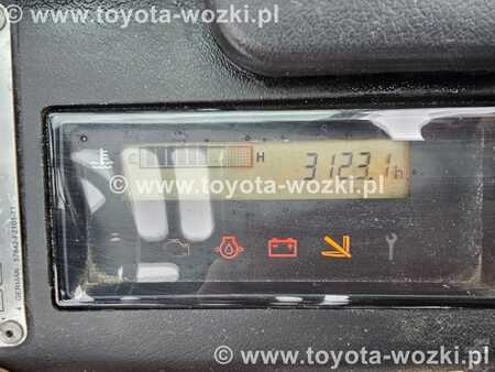 Gázüzemű targoncák 2013  Toyota 8FGF15 (8)