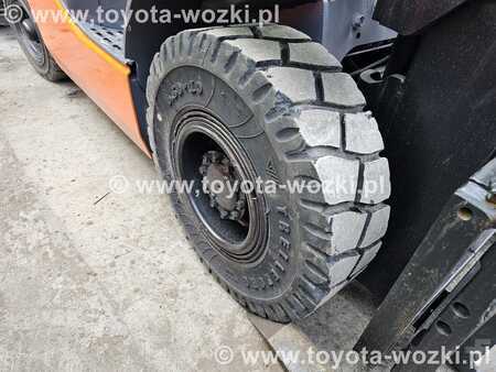 Gas truck 2013  Toyota 8FGF15 (7)