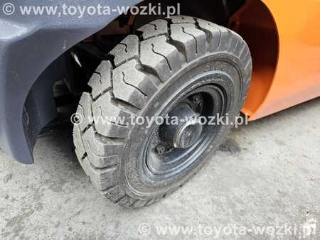 Gas truck 2013  Toyota 8FGF15 (8)