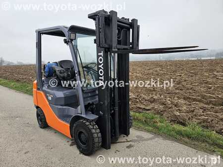 Gas truck 2013  Toyota 8FGF15 (5)