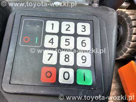 LPG VZV 2013  Toyota 8FGF15 (9)