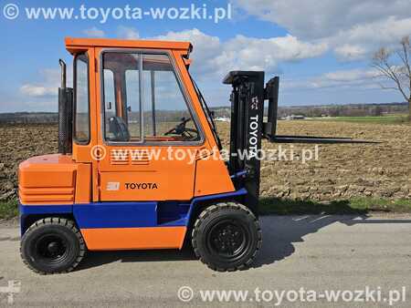 Dieselstapler 1995  Toyota 5FDF30 , 5FD30 (2)