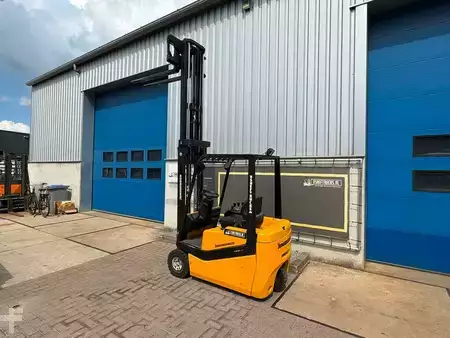 Electric - 3 wheels 1999  Jungheinrich EFG-DF-15 (9)