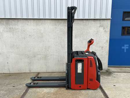 Stackers Stand-on 2007  Linde L12i (2)