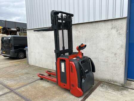Stackers Stand-on 2007  Linde L12i (6)