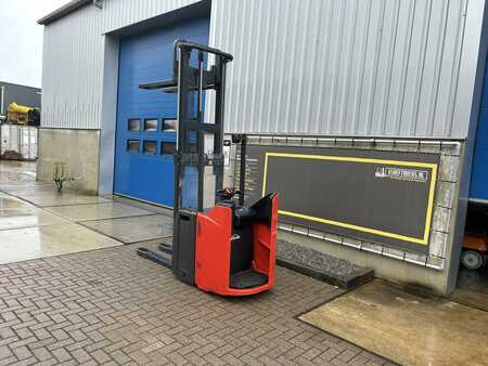Stackers Stand-on 2012  Linde L12LSP/133 (10) 