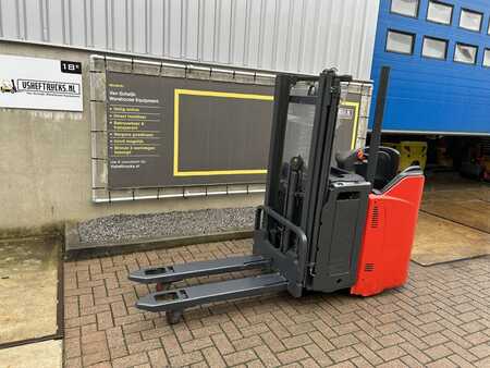 Stackers Stand-on 2012  Linde L12LSP/133 (4) 