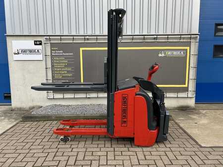 Stackers Stand-on 2004  Linde L14/372 (1)